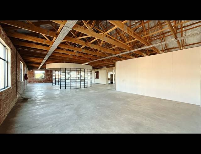 754M² OFFICE TO LET IN POINT WATERFRONT